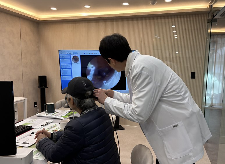 포낙 오데오 인피니오 R 후기, 처음 보청기도 편안하게 적응한 70대 어머님 사례